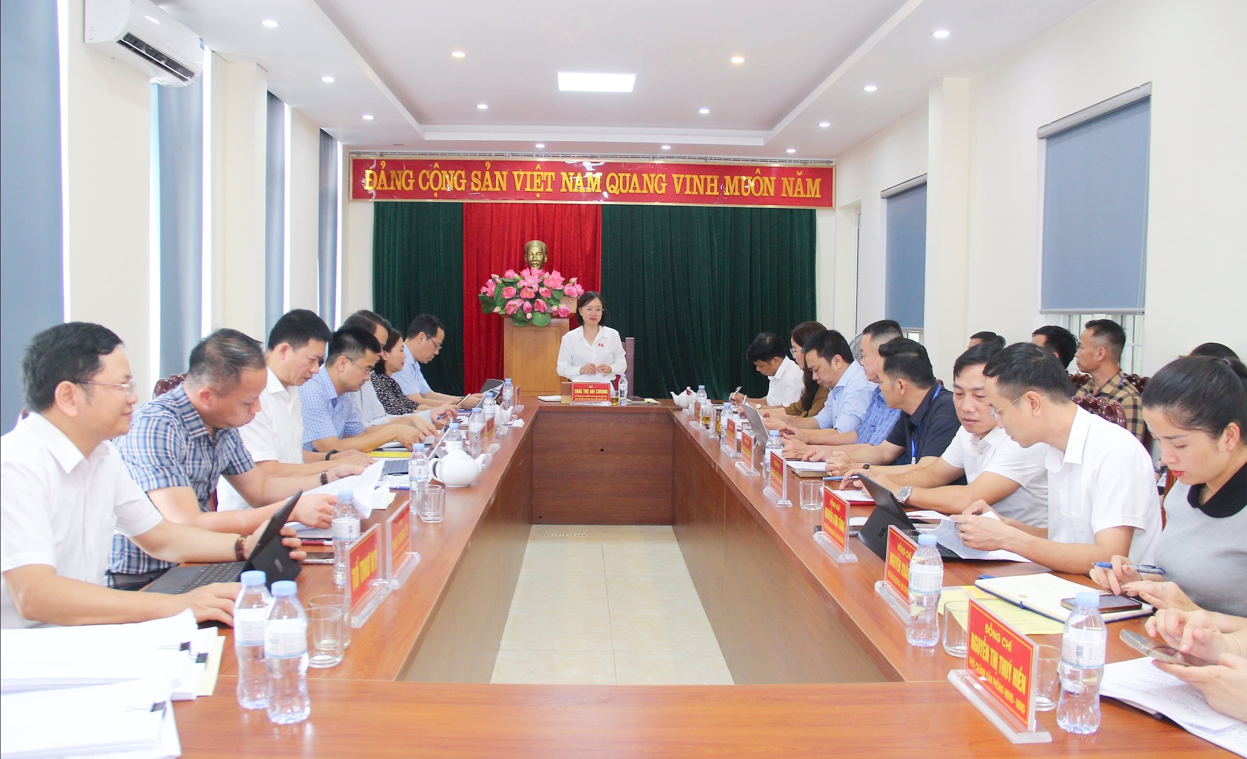 Đoàn đại biểu Quốc hội tỉnh Nghệ An tiến hành giám sát công tác giải quyết đơn thư ở cơ sở