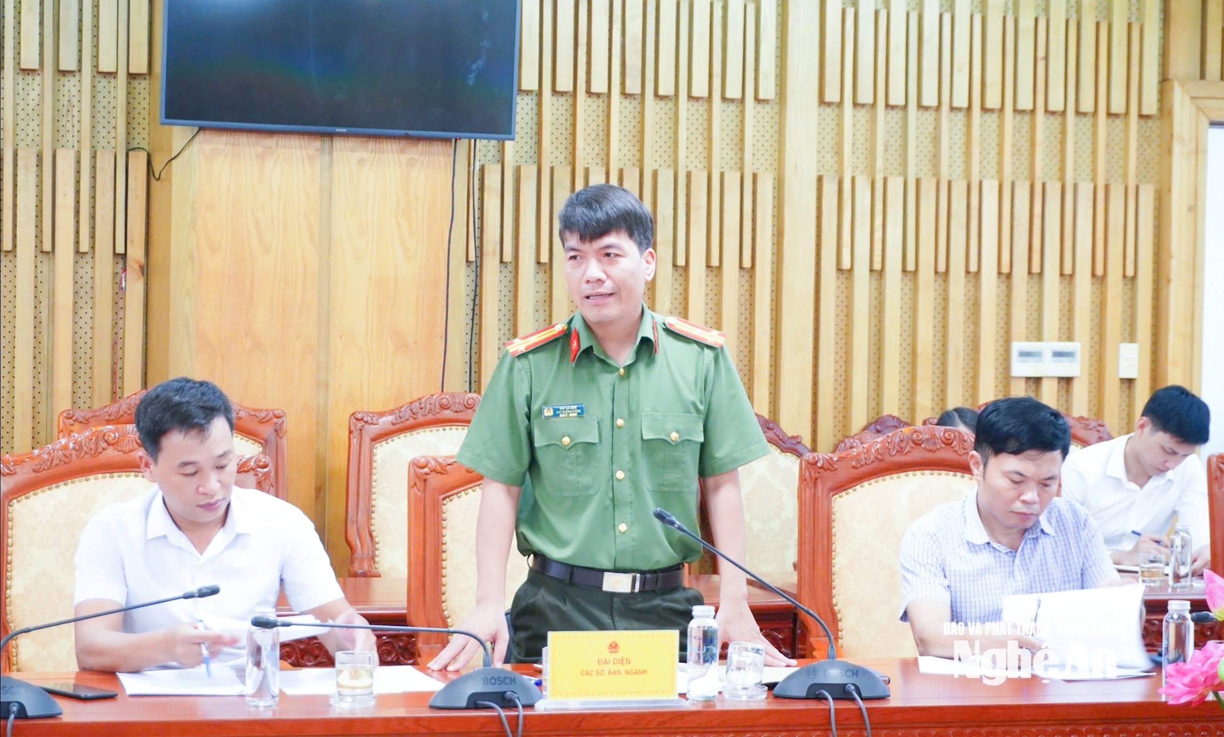bna_-pho-truong-phong-tham-mu-cong-an-tinh-bui-la-son-tham-gia-gop-y-tai-hoi-nghi.-anh-mai-hoa.jpg