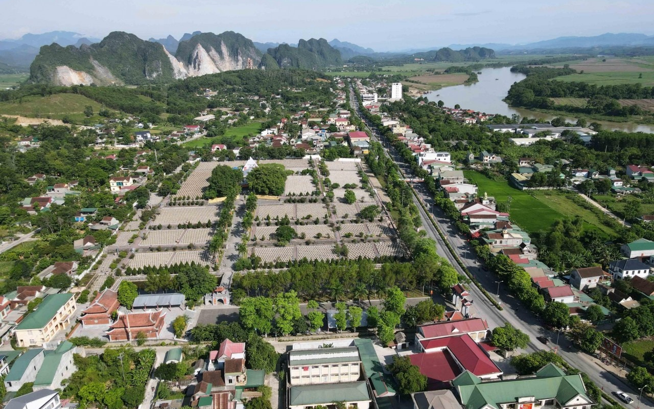 Cử tri xã Anh Sơn kiến nghị đẩy nhanh dự án mở rộng Nghĩa trang Việt–Lào