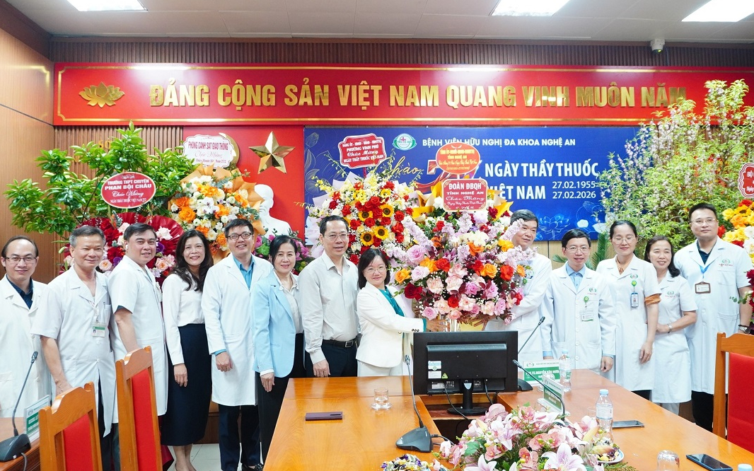 Đoàn ĐBQH tỉnh Nghệ An thăm, chúc mừng các đơn vị y tế trên địa bàn tỉnh nhân ngày Thầy thuốc Việt Nam 27/02