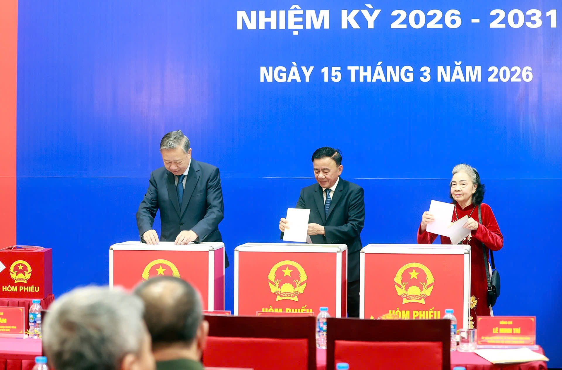 tong-bi-thu-6ok-546-1904.jpg?width=0&s=bgNC58h7Nd8j79qQCl3Tow