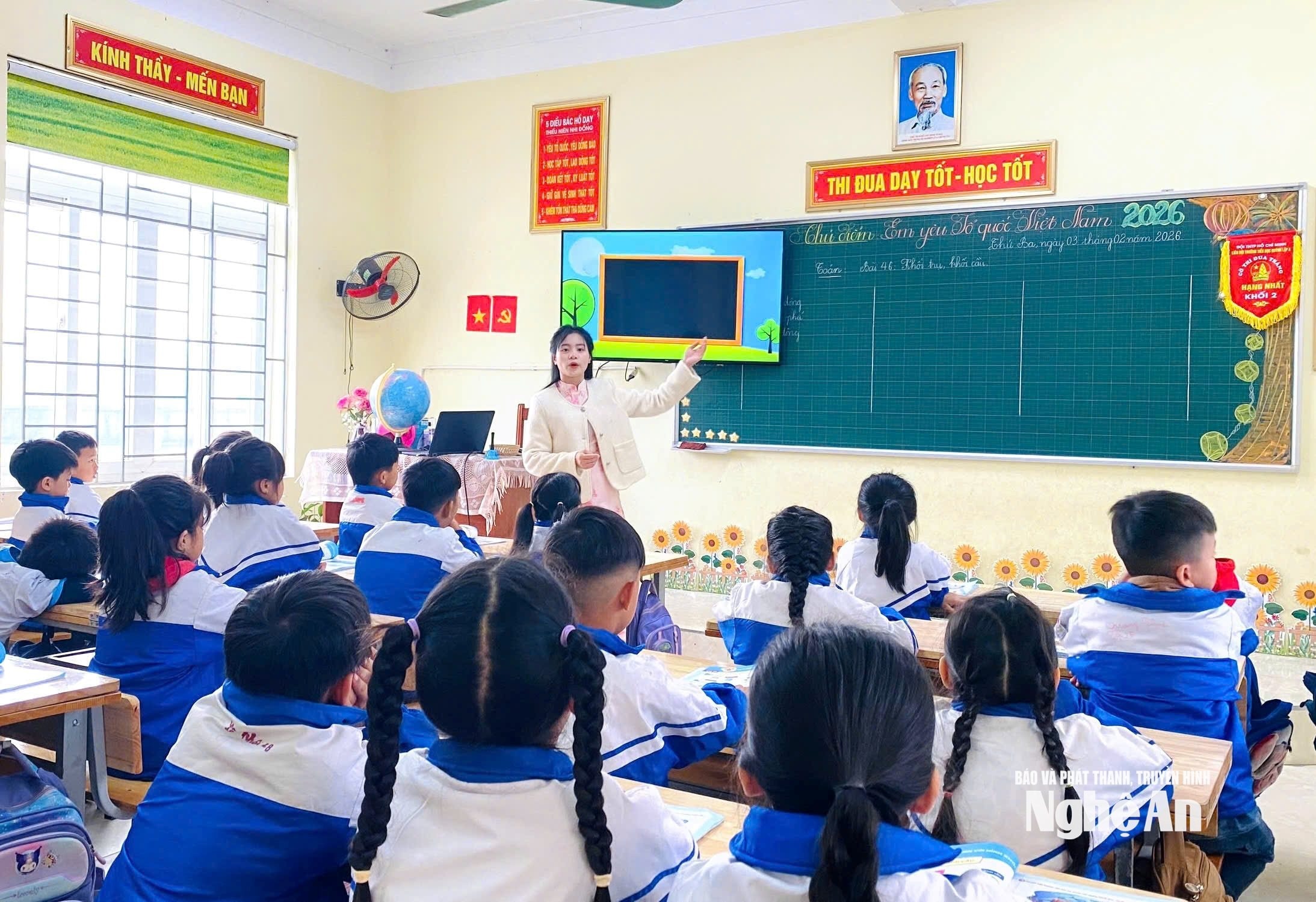 bna_gio-hoc-cua-co-giao-bao-vy-va-cac-em-hoc-sinh.jpg