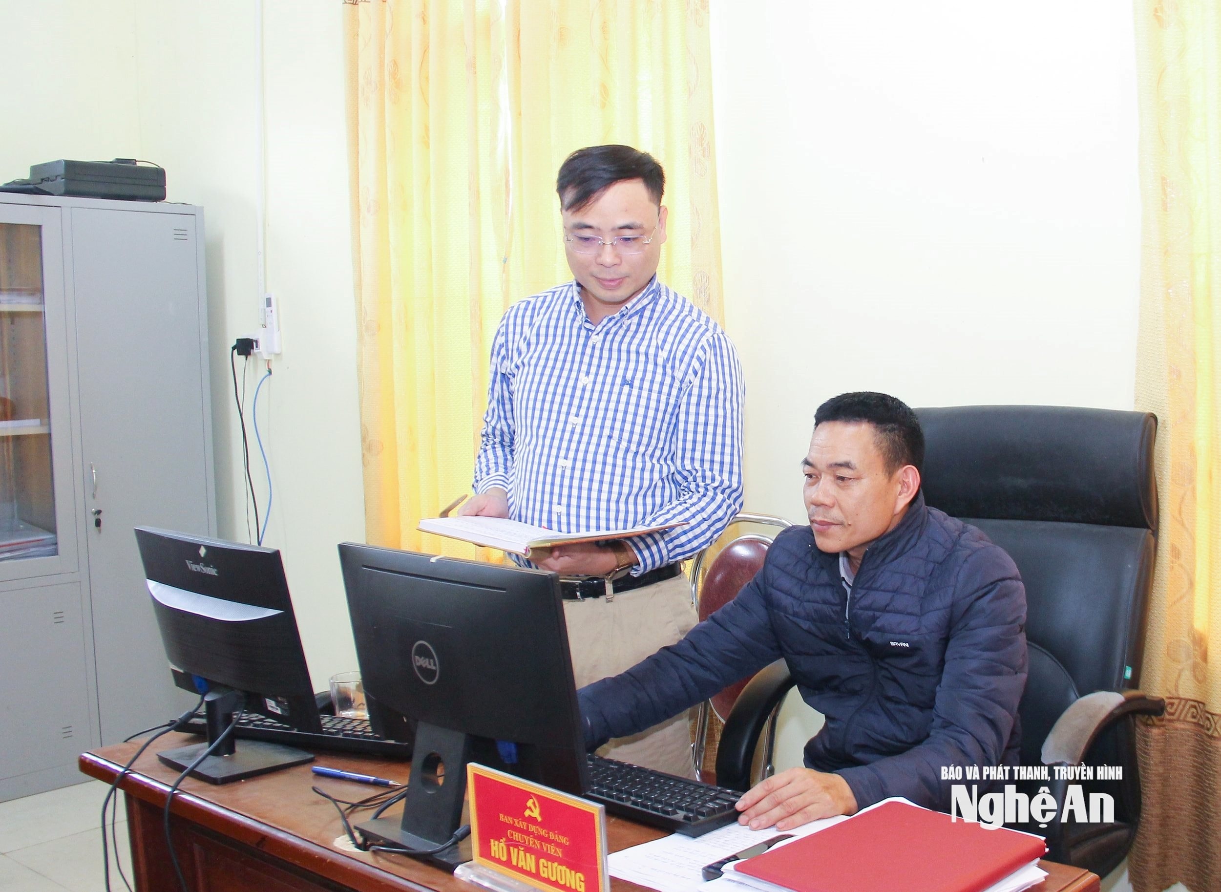 bna_-can-bo-xa-quynh-thang-efee2b1ced99a4808cb4d8c4200eec51.jpg