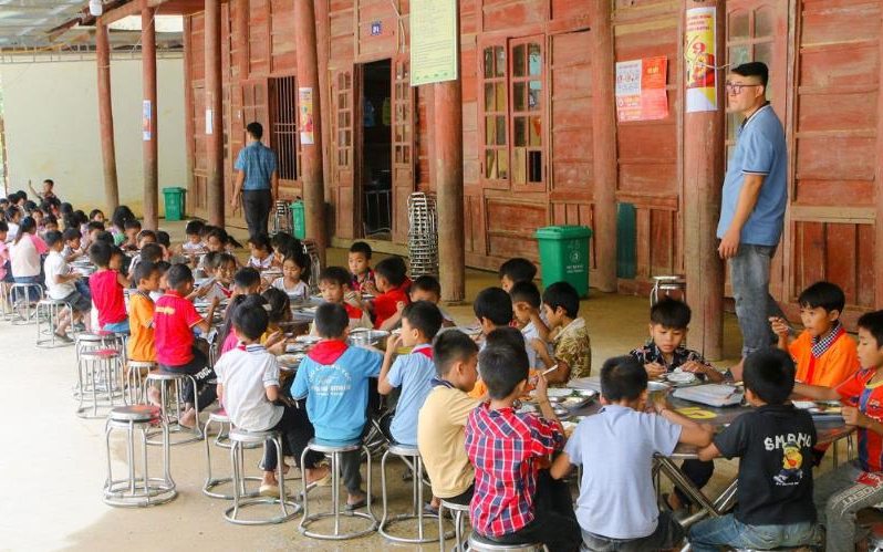 Sở Giáo dục và Đào tạo trả lời kiến nghị của cử tri về chế độ bán trú cho học sinh vùng khó khăn và việc tổ chức dạy học 2 buổi/ngày