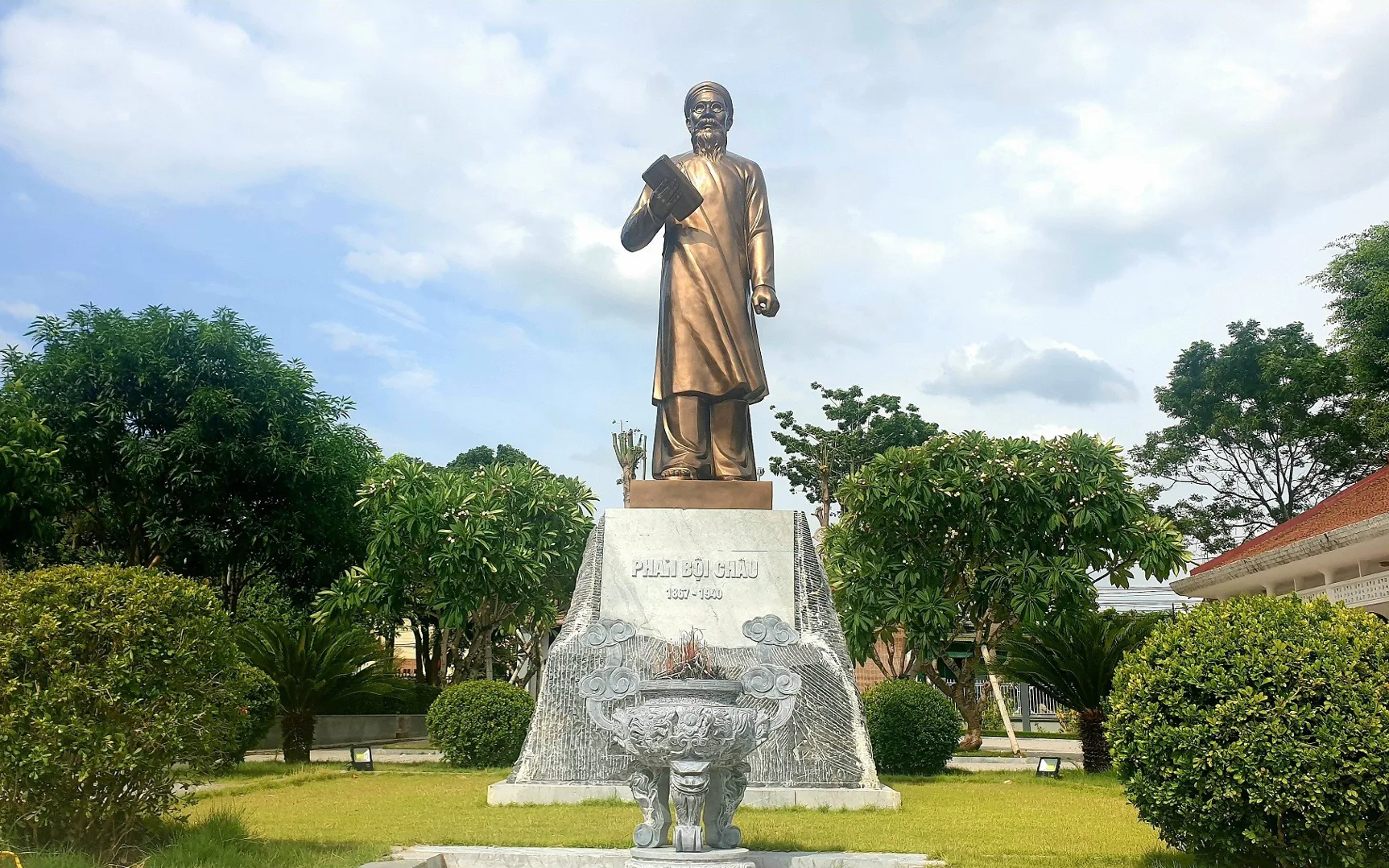 Tiếng sấm “Đông Du” từ mái tranh Đan Nhiễm