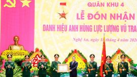 Thủ tướng Chính phủ Lê Minh Hưng trao tặng danh hiệu Anh hùng lực lượng vũ trang nhân dân cho Quân khu 4