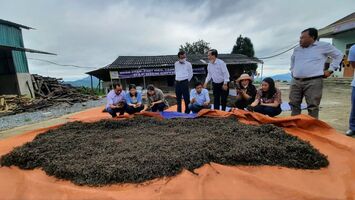 Góp phần nâng cao vị thế, giá trị sản phẩm của đồng bào miền núi