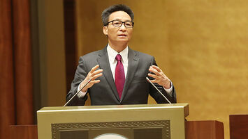 Hạnh phúc không chỉ là nhiều tiền lắm của, nhưng nghèo thì không thể hạnh phúc