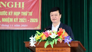 Chủ tịch UBND tỉnh Nguyễn Đức Trung tiếp xúc cử tri xã Nam Lĩnh, huyện Nam Đàn