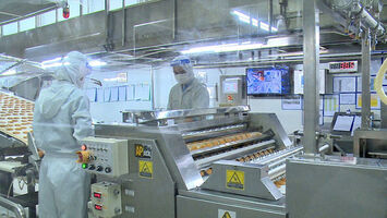 Người lao động làm thêm không quá 300 giờ một năm