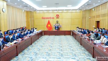 Cần có chính sách đồng bộ hỗ trợ người lao động bị ảnh hưởng bởi dịch Covid-19