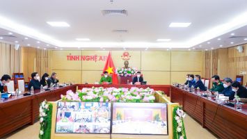 Thủ tướng Chính phủ: Khẩn trương đẩy mạnh các dịch vụ công trực tuyến