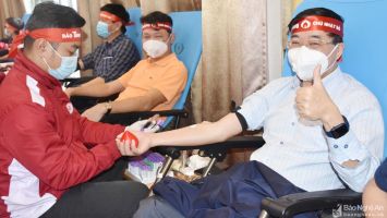 Nghệ An: 1.200 người tham gia Ngày hội hiến máu tình nguyện 'Chủ nhật đỏ lần thứ XIV'