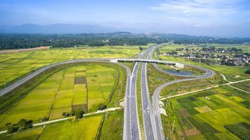 Thảo luận về chủ trương đầu tư hơn 700 km cao tốc Bắc - Nam phía Đông theo hình thức đầu tư công