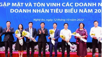 Tỉnh Nghệ An tôn vinh các doanh nghiệp, doanh nhân tiêu biểu năm 2022