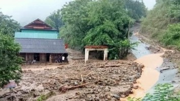 Bản làng tan hoang sau cơn lũ dữ ở Kỳ Sơn