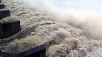 Tăng lưu lượng xả nước hồ chứa thuỷ điện Nậm Mô - Kỳ Sơn