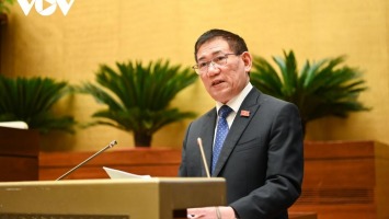 Trình Quốc hội tăng lương cơ sở cho cán bộ, công chức lên 1,8 triệu đồng/tháng