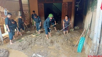 Nước mắt Kỳ Sơn trộn với bùn lũ