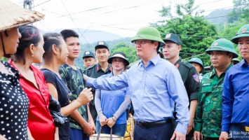 Chủ tịch UBND tỉnh Nguyễn Đức Trung chỉ đạo khắc phục hậu quả mưa lũ tại Kỳ Sơn