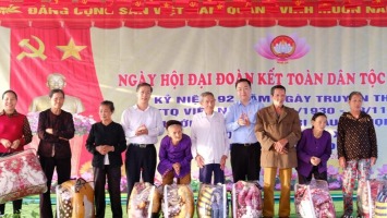 Phó Chủ nhiệm Ủy ban Văn hóa, Giáo dục của Quốc hội tiếp xúc cử tri và dự Ngày hội Đại đoàn kết tại huyện Nghi Lộc