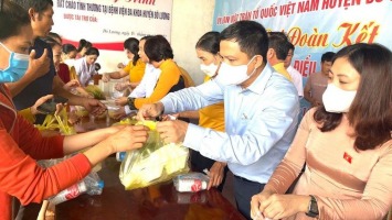 Đại biểu Quốc hội tiếp xúc cử tri và dự Ngày hội Đại đoàn kết tại Đô Lương