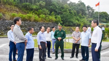 Ban Chỉ đạo Trung ương về tổng kết Nghị quyết 26 khảo sát tại cửa khẩu Thanh Thủy
