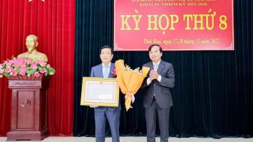 Phó Chủ tịch HĐND tỉnh Nguyễn Như Khôi dự kỳ họp HĐND thị xã Thái Hòa