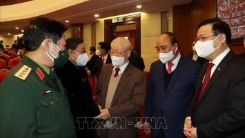 Bộ Chính trị gặp mặt nguyên lãnh đạo cấp cao của Đảng, Nhà nước