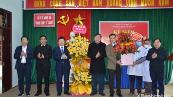 Đoàn công tác của tỉnh chúc mừng Ngày Thầy thuốc Việt Nam tại Nghĩa Đàn, Tân Kỳ