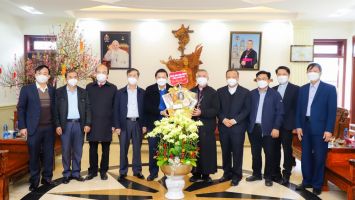 Đoàn công tác tỉnh Nghệ An thăm, chúc mừng các tổ chức, cá nhân tôn giáo dịp đầu Xuân Nhâm Dần 2022