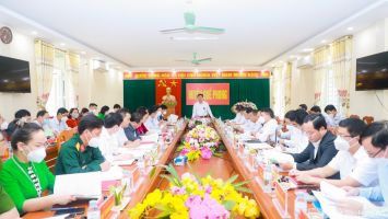 Bí thư Tỉnh ủy Thái Thanh Quý và đoàn công tác làm việc với Ban Thường vụ Huyện ủy Quế Phong