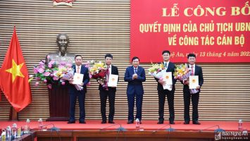 Nghệ An: Trao quyết định bổ nhiệm cán bộ 2 Sở và Ban quản lý Khu kinh tế Đông Nam
