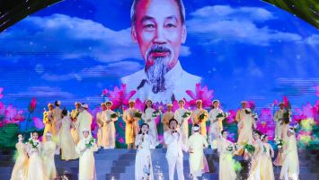 Từ Nghệ An - Làng Sen quê Bác đến thành phố Hồ Chí Minh - thành phố tên vàng