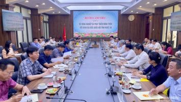 Đoàn đại biểu Quốc hội Nghệ An làm việc với Bộ Nông nghiệp và Phát triển nông thôn