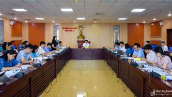 Hội đồng nhân dân tỉnh Nghệ An thẩm tra các dự thảo Nghị quyết về công tác giảm nghèo