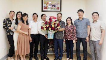 Lãnh đạo Đoàn ĐBQH và HĐND tỉnh chúc mừng BBT Trang TTĐT Đại biểu nhân dân tỉnh Nghệ An