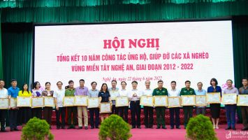 Nâng cao hơn nữa hiệu quả ủng hộ giúp đỡ các xã nghèo