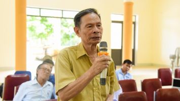 Cử tri thị xã Cửa Lò lo lắng việc giá xăng tăng khiến đời sống người dân gặp khó khăn