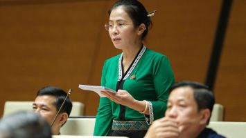 ĐBQH Võ Thị Minh Sinh (Nghệ An): việc thực hành tiết kiệm, chống lãng phí phải gắn bó chặt chẽ với công tác đấu tranh phòng, chống tham nhũng, tiêu cực