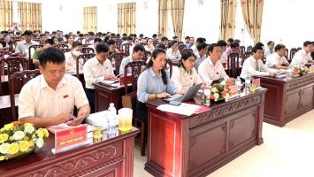 Thái Hoà: Khai mạc kỳ họp thứ 6, Hội đồng nhân dân thị xã khóa IV