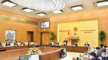 Ủy ban Thường vụ Quốc hội thông qua Nghị quyết giảm thuế bảo vệ môi trường với xăng dầu