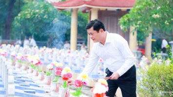 Lãnh đạo tỉnh Nghệ An dâng hương tưởng niệm các Anh hùng liệt sĩ tại Quảng Trị