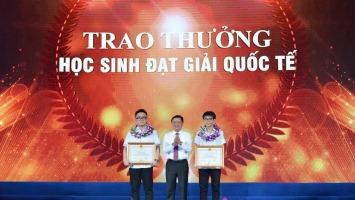 Nghệ An tuyên dương học sinh đạt giải quốc tế, quốc gia, điểm cao tại Kỳ thi tốt nghiệp Trung học phổ thông năm 2022