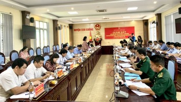 Đoàn giám sát Hội đồng Dân tộc của Quốc hội làm việc với huyện Con Cuông