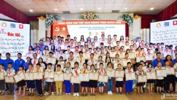 Khối các cơ quan tỉnh Nghệ An tuyên dương 115 học sinh ‘con ngoan, trò giỏi, cháu Bác Hồ kính yêu’