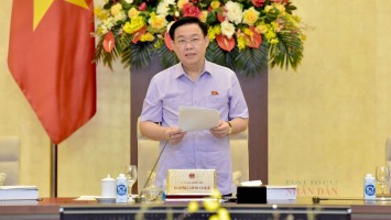 Chủ tịch Quốc hội Vương Đình Huệ chủ trì phiên họp chuyên đề pháp luật của Ủy ban Thường vụ Quốc hội