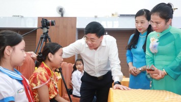 Nghệ An: Hơn 2,6 tỷ đồng ủng hộ Chương trình "Mẹ đỡ đầu - Kết nối yêu thương"