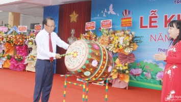 Phó Chủ tịch Thường trực HĐND tỉnh dự Lễ khai giảng tại Trường Tiểu học Lê Mao