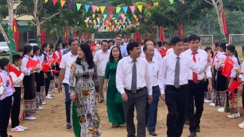 Phó Chủ tịch HĐND tỉnh Nguyễn Như Khôi dự Lễ khai giảng tại Quế Phong